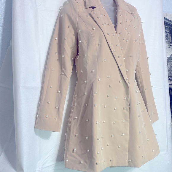 Pearls NEW Bohoo Blazer 💃🏻🔥 - Picture 4 of 5